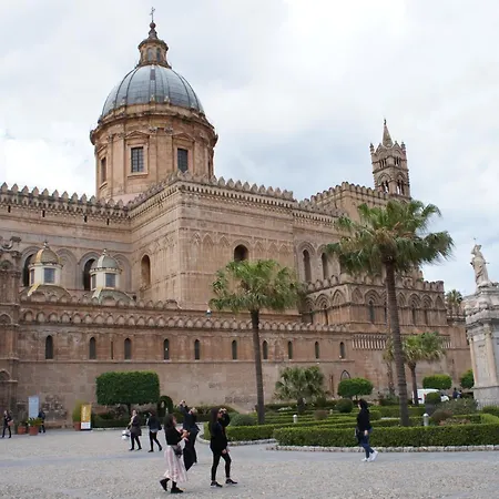 Cathedral Apartament Palermo